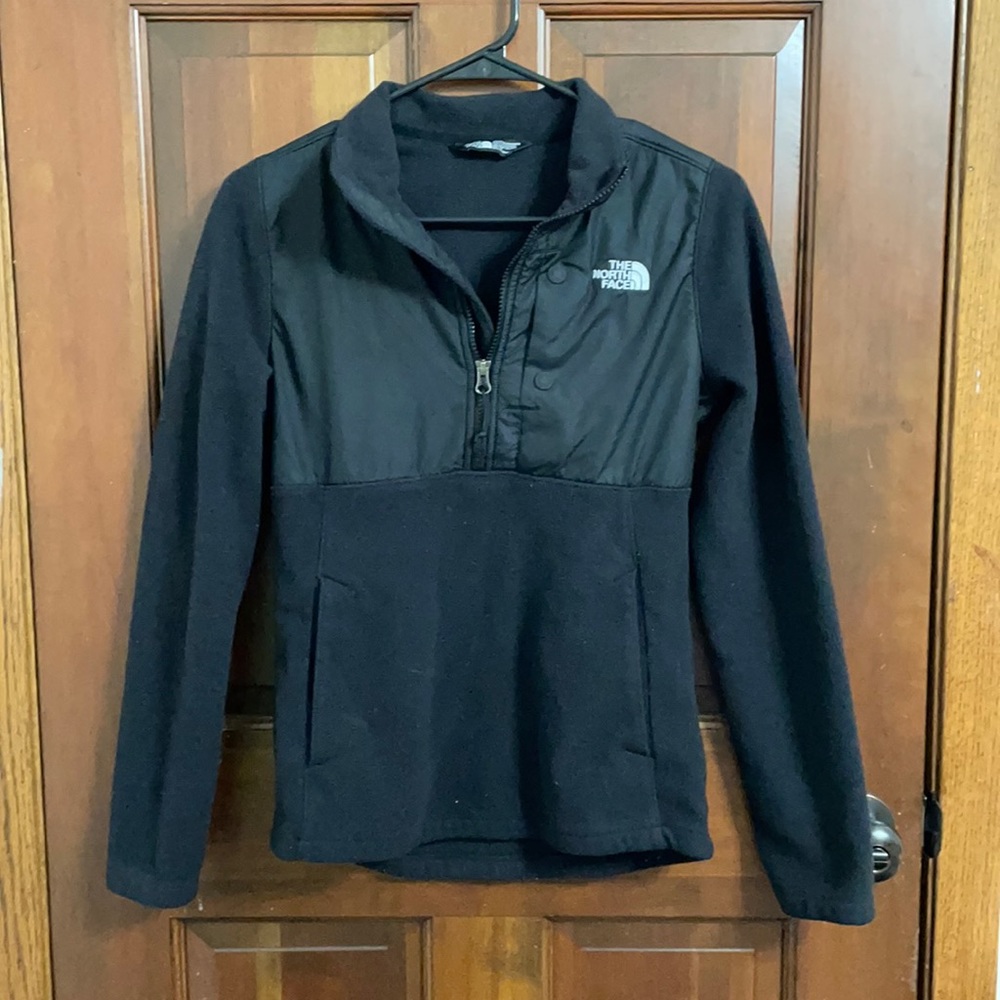 The North Face Women's Black Pullover Top